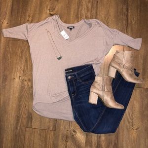 Brand New. Express quarter sleeve stretchy top